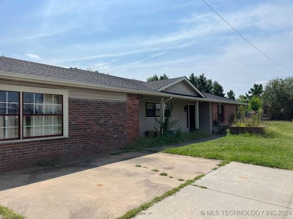 3205 N Zunis AVE,  Tulsa,  OK 74110