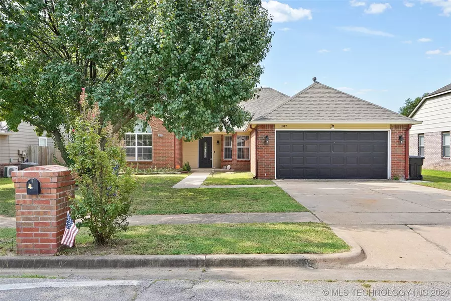 1017 W Pittsburg PL, Broken Arrow, OK 74012