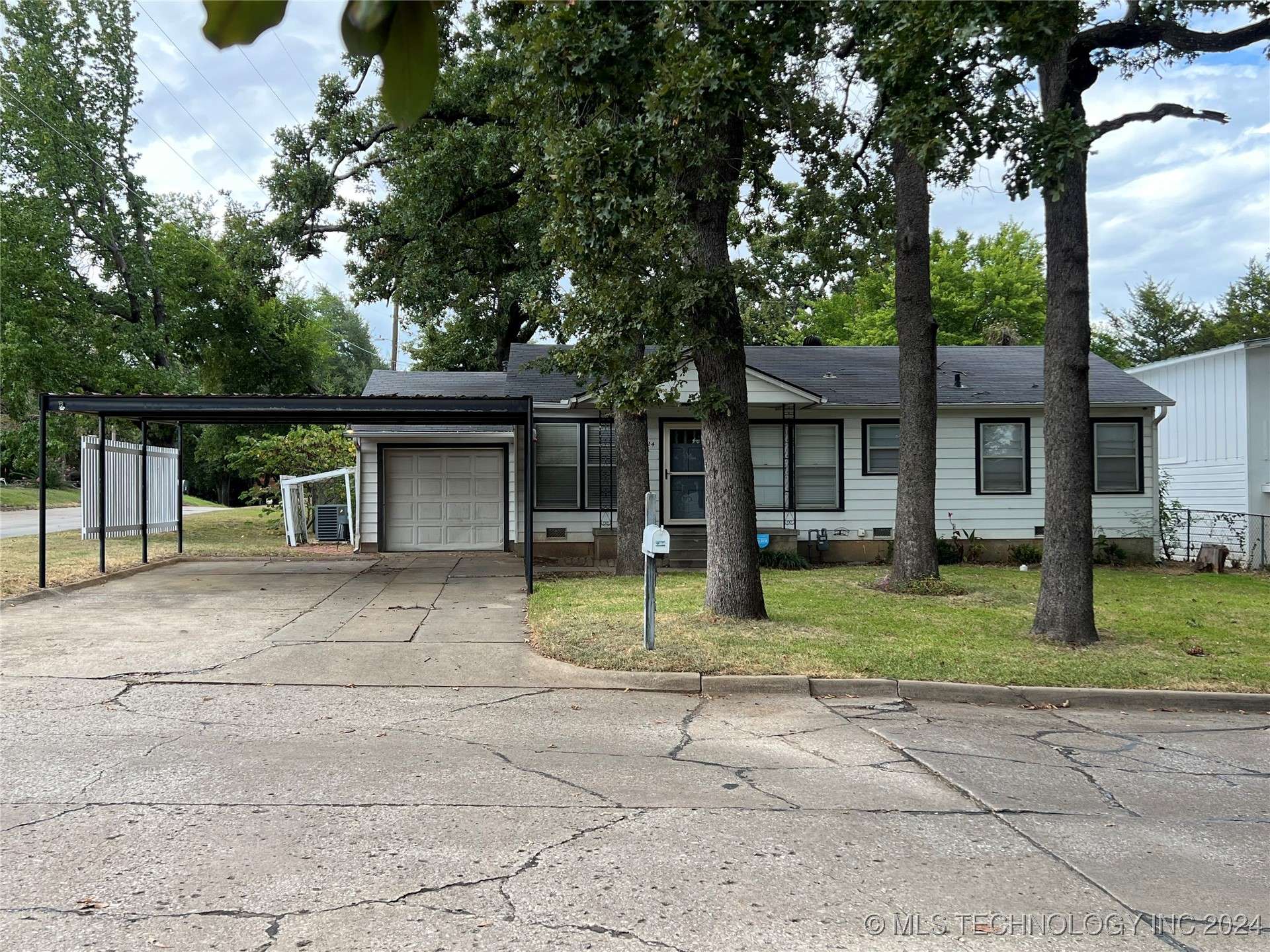 Durant, OK 74701,1124 Hill