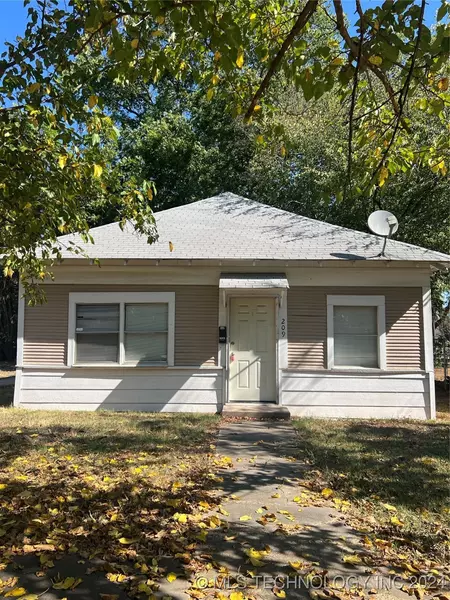 209 11th ST, Ardmore, OK 73401