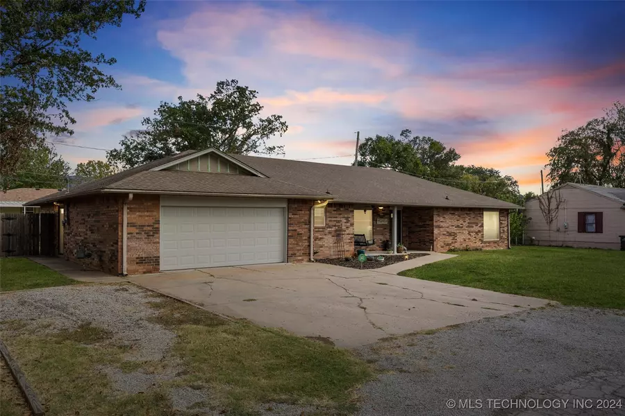 238 Meadowlark PL, Bartlesville, OK 74006