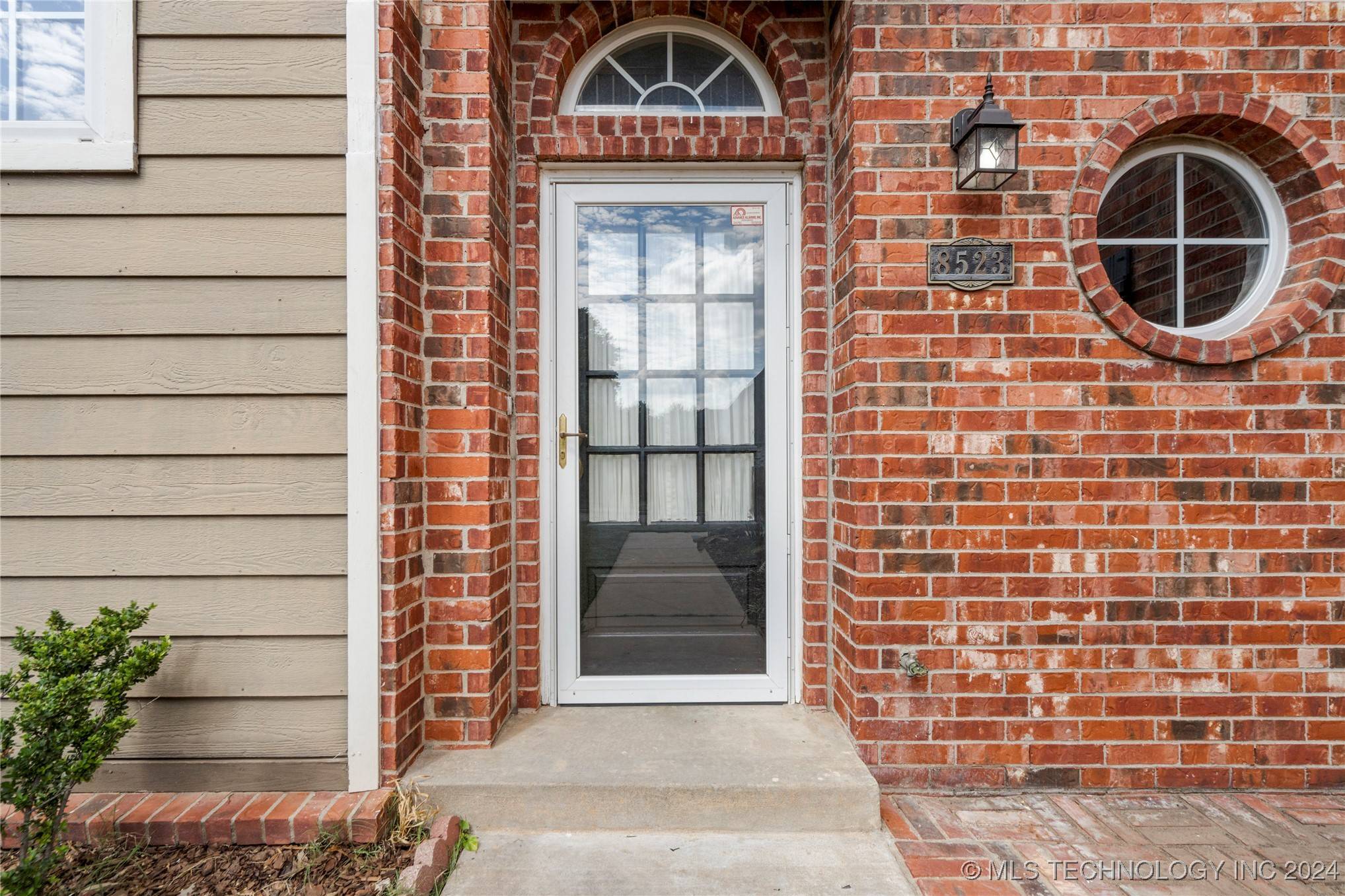 Tulsa, OK 74133,8523 E 95th PL S