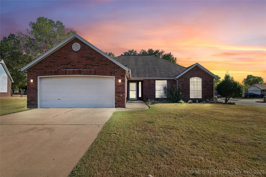 11803 N 107th East Place, Collinsville, OK 74021