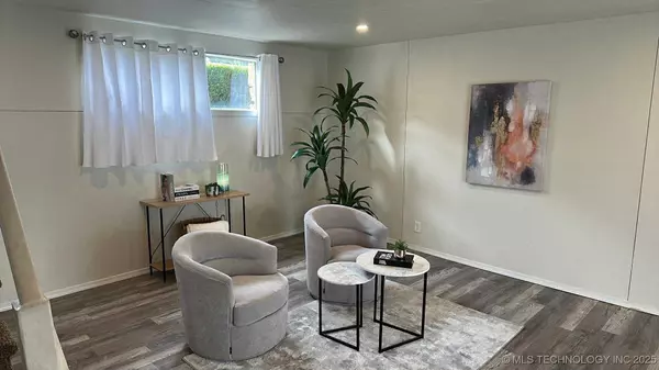 Tulsa, OK 74136,4812 E 68th ST #107