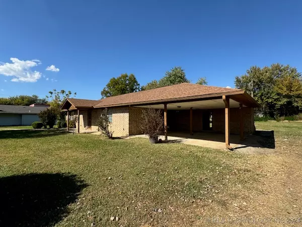 Muldrow, OK 74948,103 NE First ST