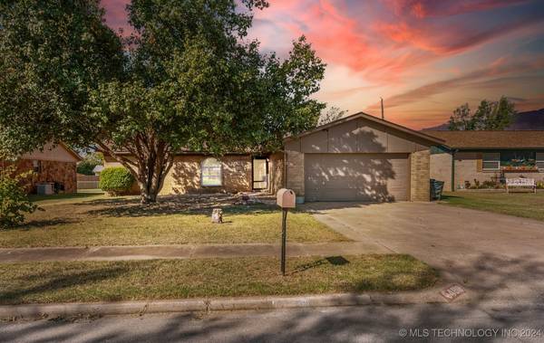 4818 Greenan DR,  Sand Springs,  OK 74063