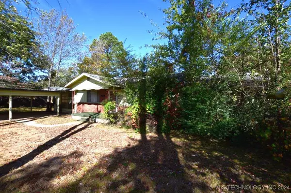 Stilwell, OK 74960,705 W Cedar ST