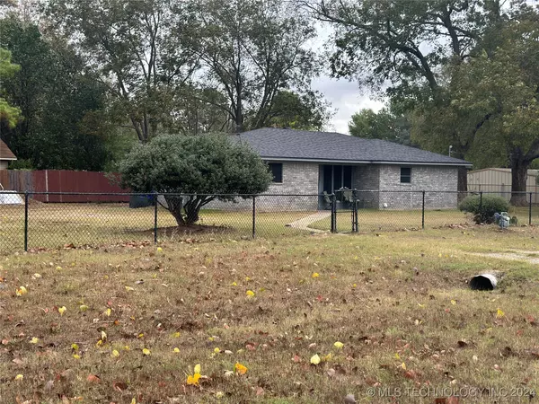 205 E Ramsey AVE, Colbert, OK 74733