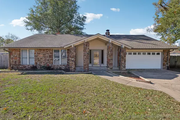 9804 E 37th CT, Tulsa, OK 74146
