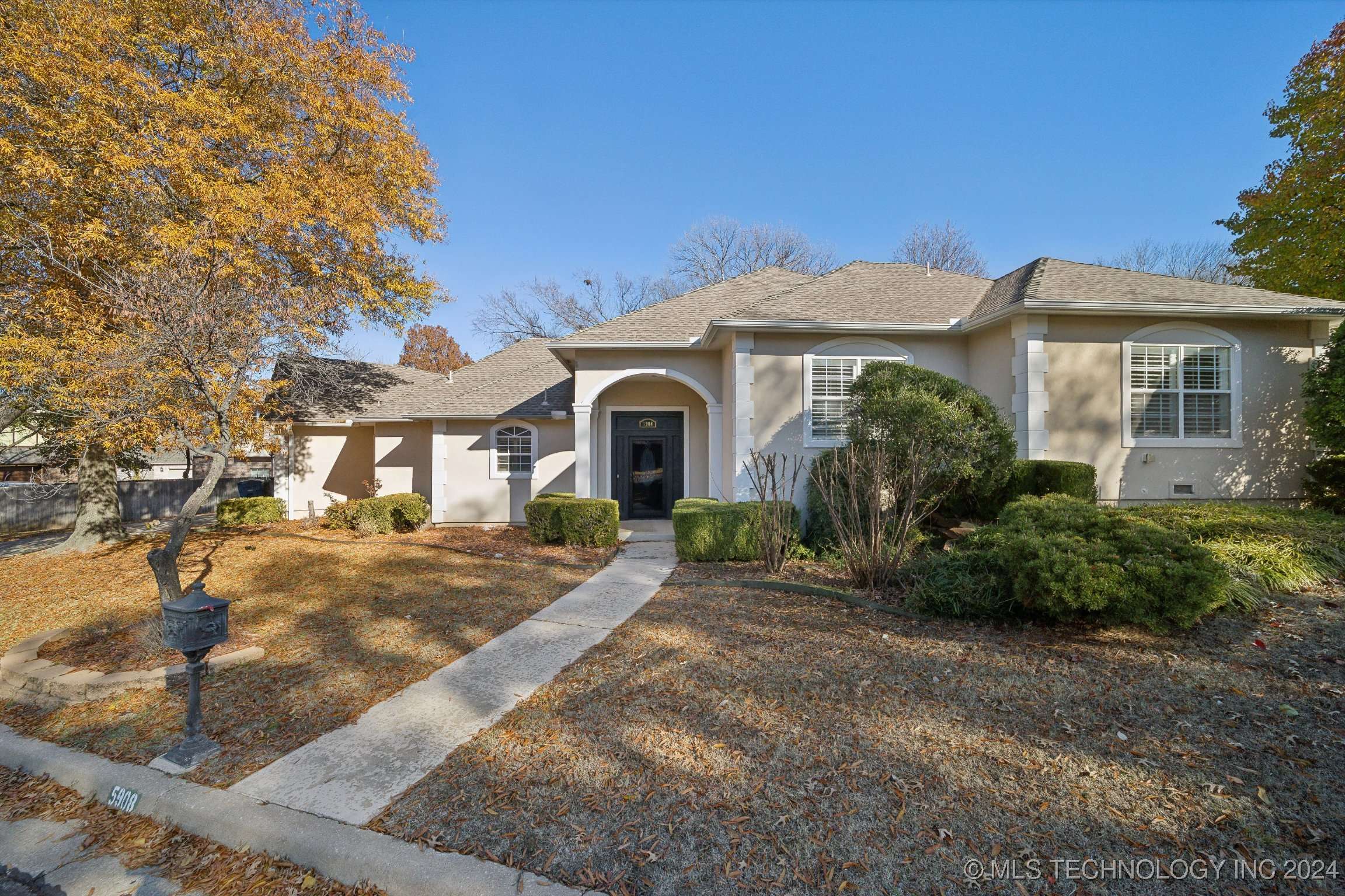 5908 E 76th PL, Tulsa, OK 74136