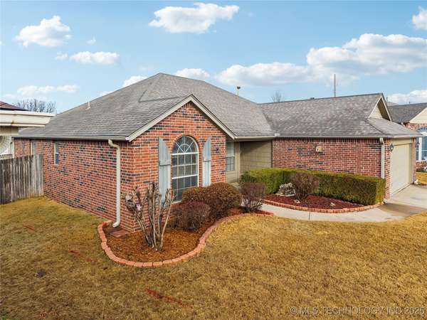 1233 W 117th ST S, Jenks, OK 74037