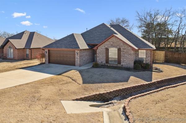 425 Windemere, Ada, OK 74820