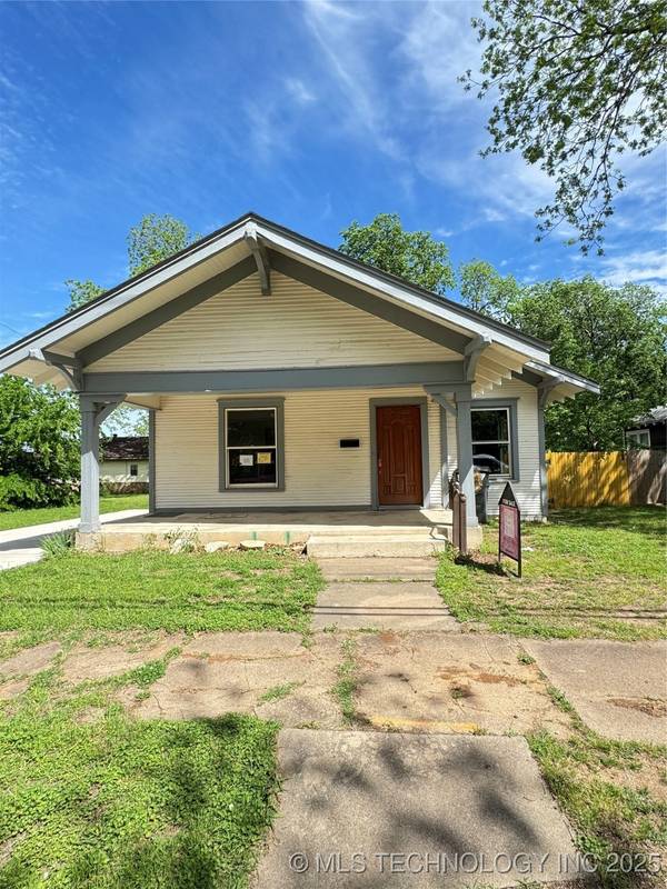 208 SW B ST SW, Ardmore, OK 73401