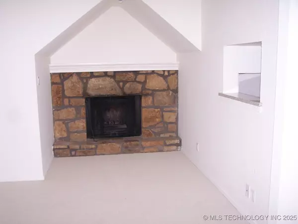 Tulsa, OK 74137,9107 S Urbana AVE E #5E