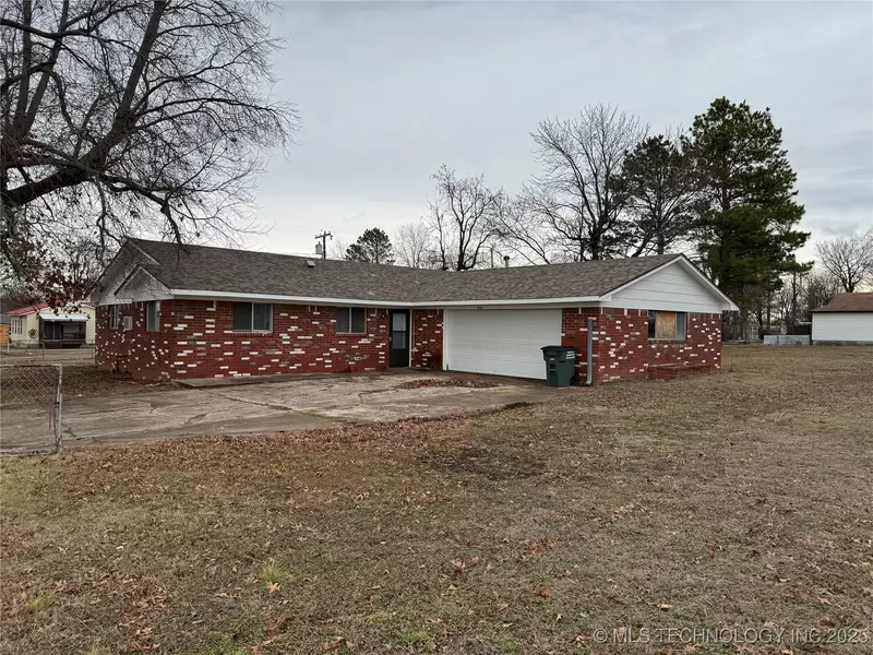 212 W Osage AVE, Porum, OK 74455