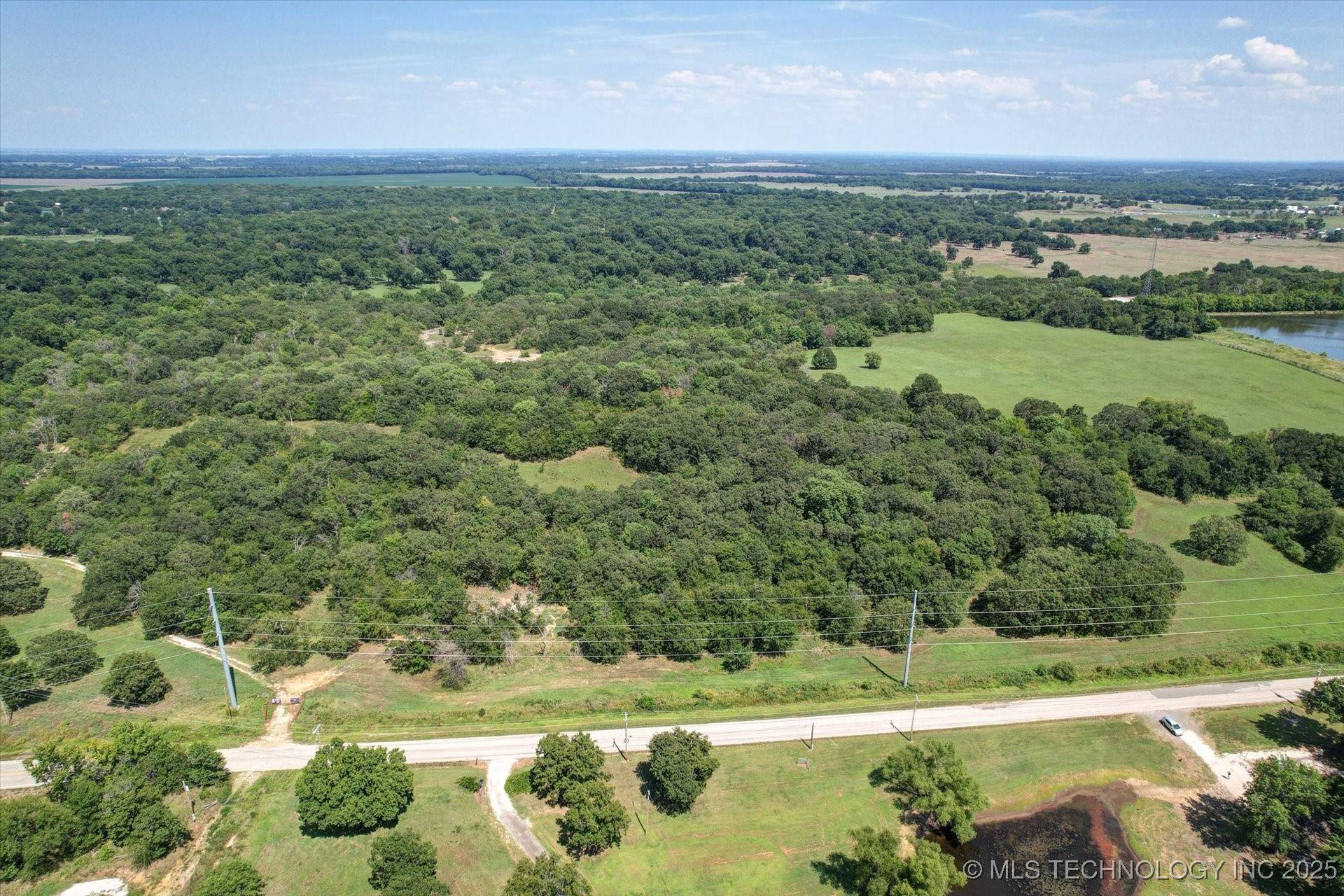 S 353rd East Avenue, Coweta, OK 74429
