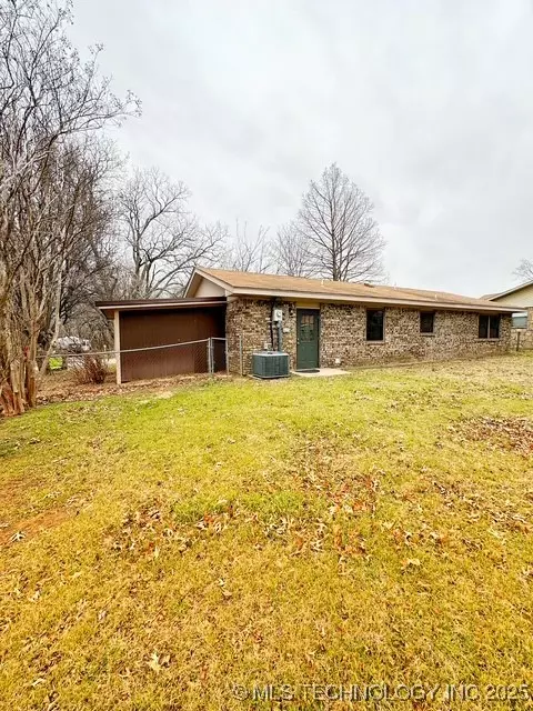 Holdenville, OK 74848,224 Lakeview