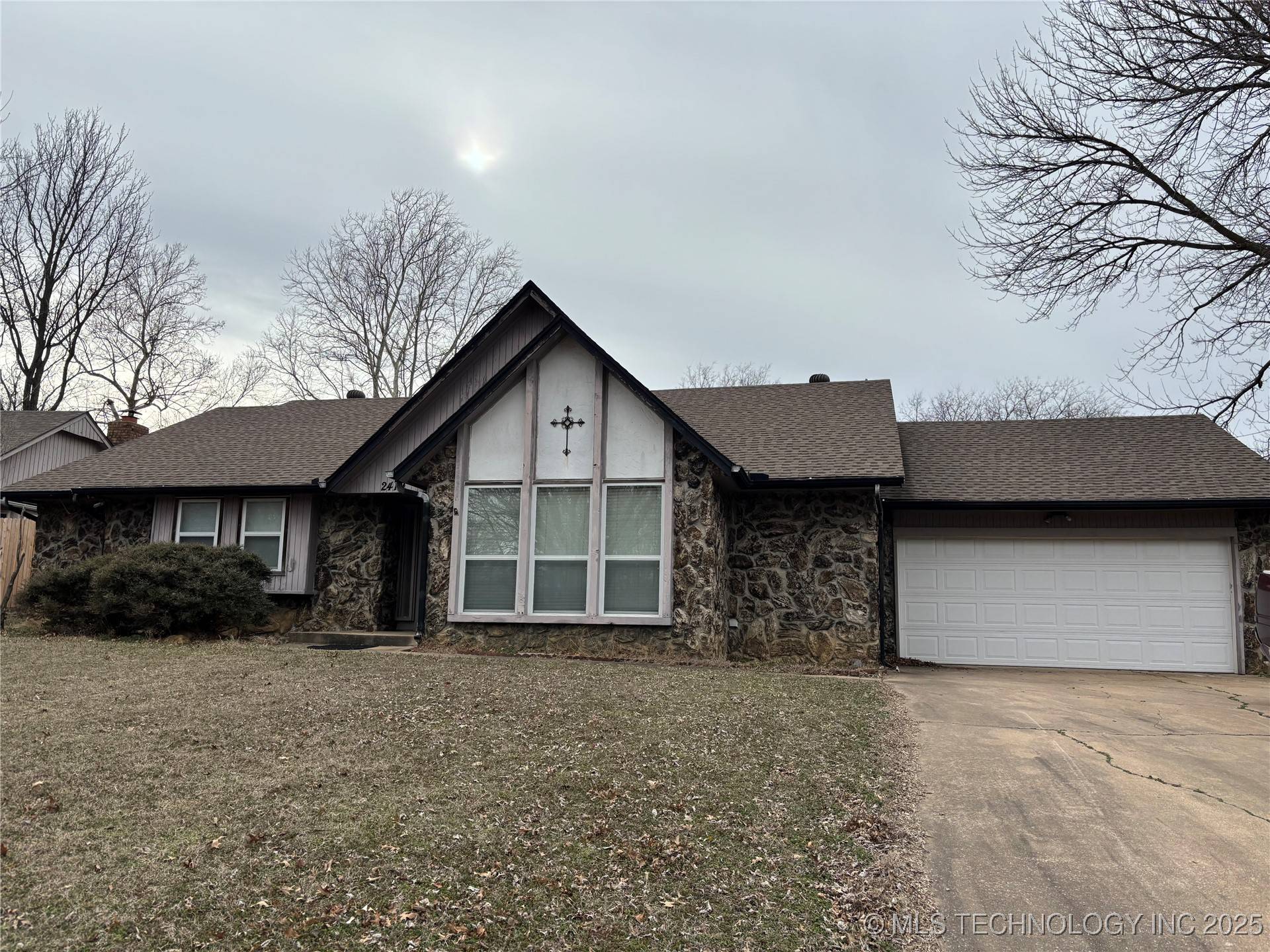 2419 Driftwood DR, Claremore, OK 74017