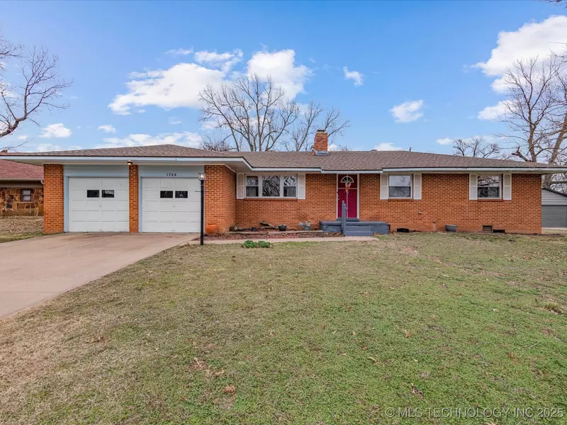 1720 Arbor DR, Bartlesville, OK 74006