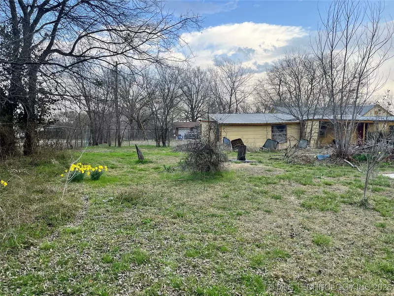 717 W Bushyhead, Nowata, OK 74048