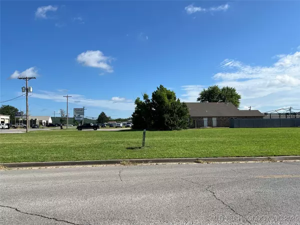 W 4th ST, Skiatook, OK 74070