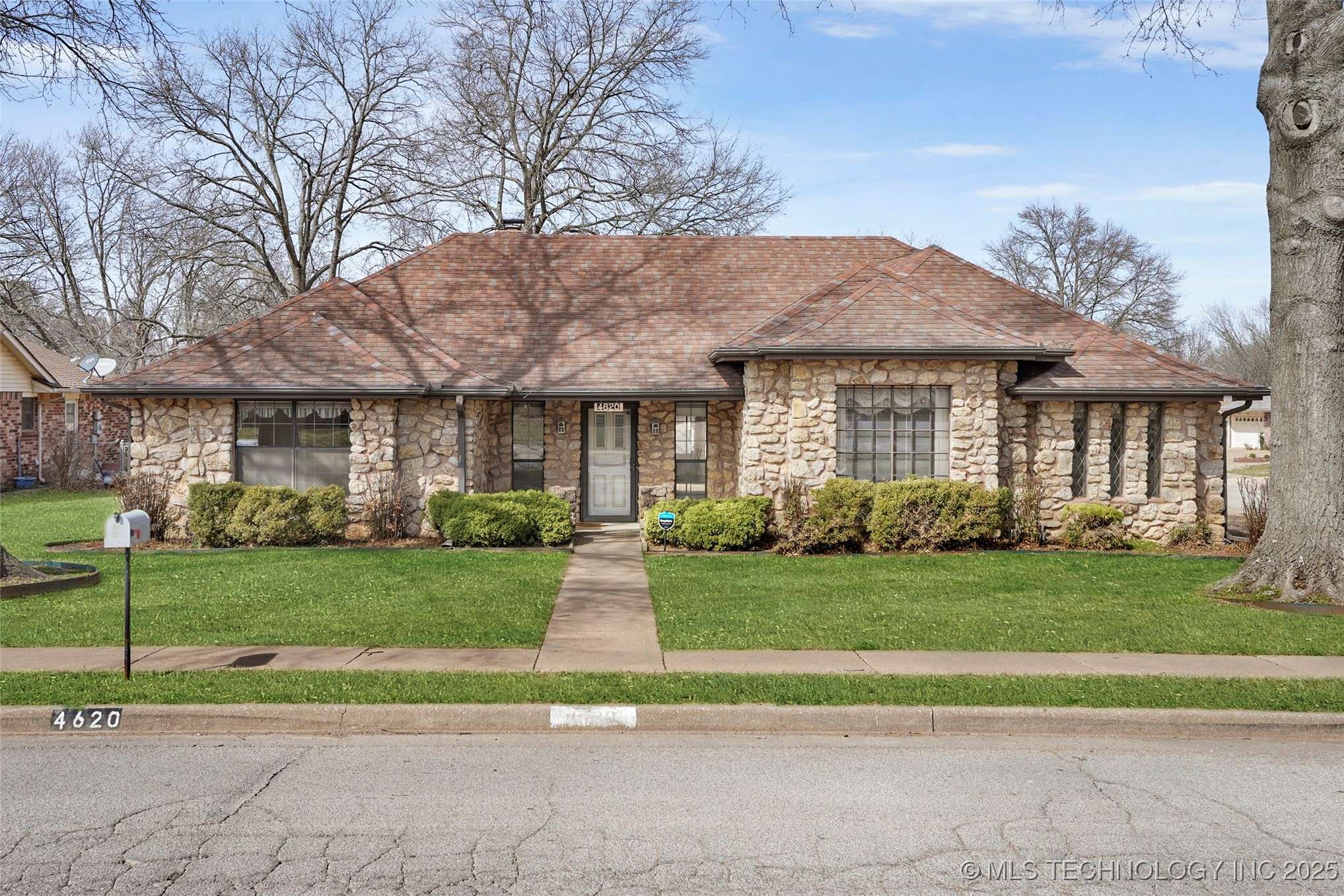 4620 Rolling Meadows RD, Bartlesville, OK 74006