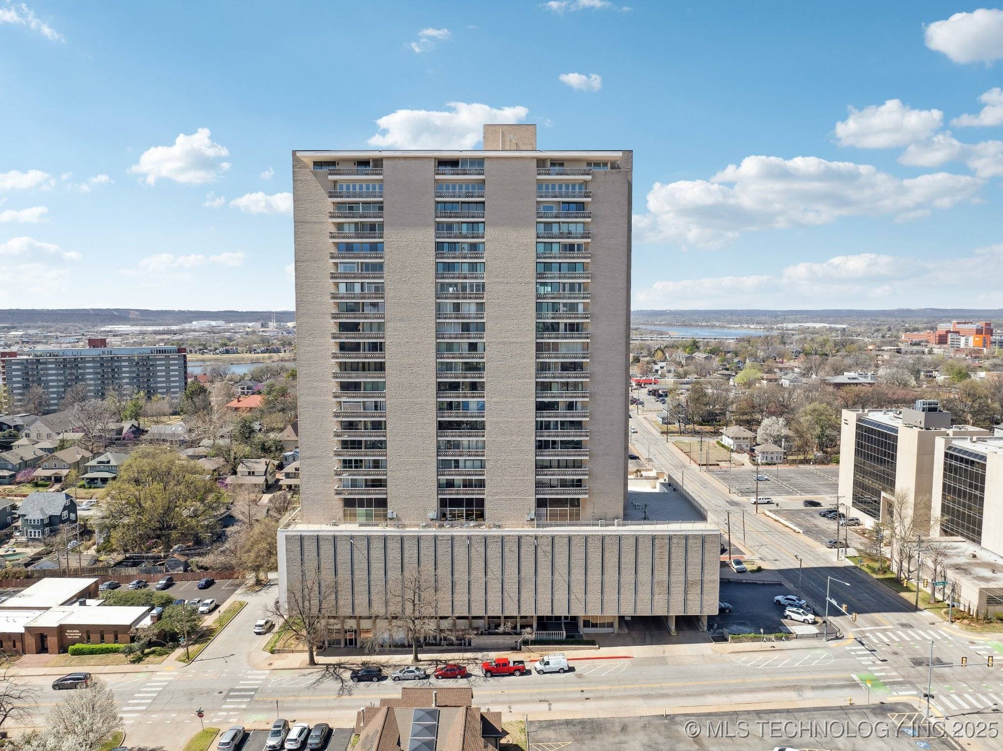 1502 S Boulder AVE #19G, Tulsa, OK 74129