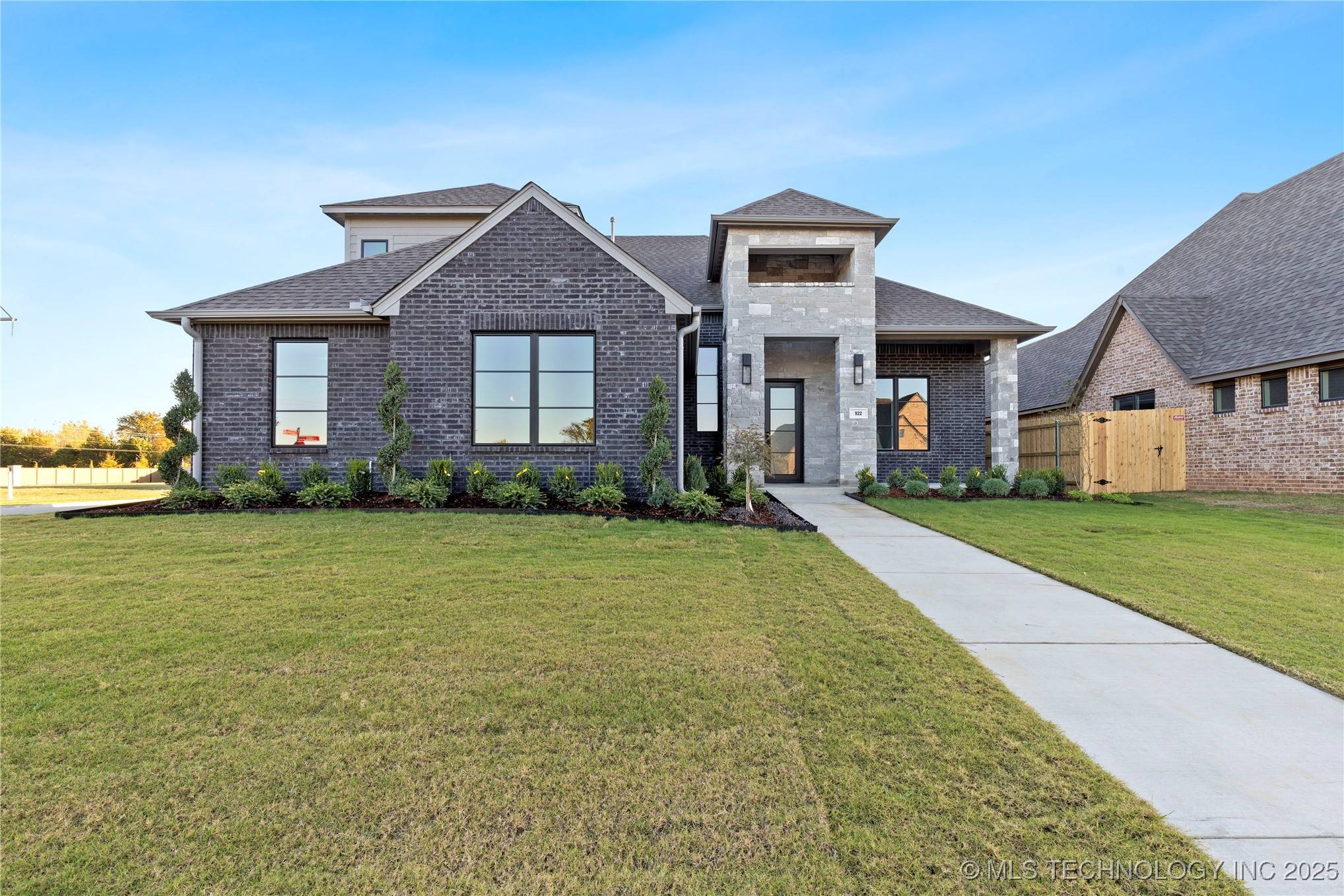 922 148th PL, Glenpool, OK 74033