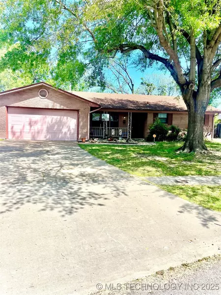 10927 E 19th PL, Tulsa, OK 74128