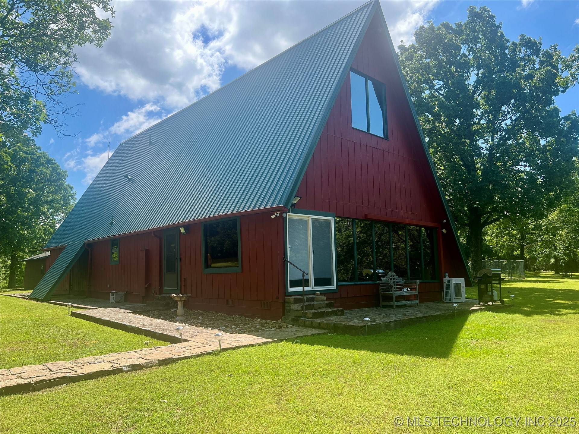 13404 96 RD, Poteau, OK 74953