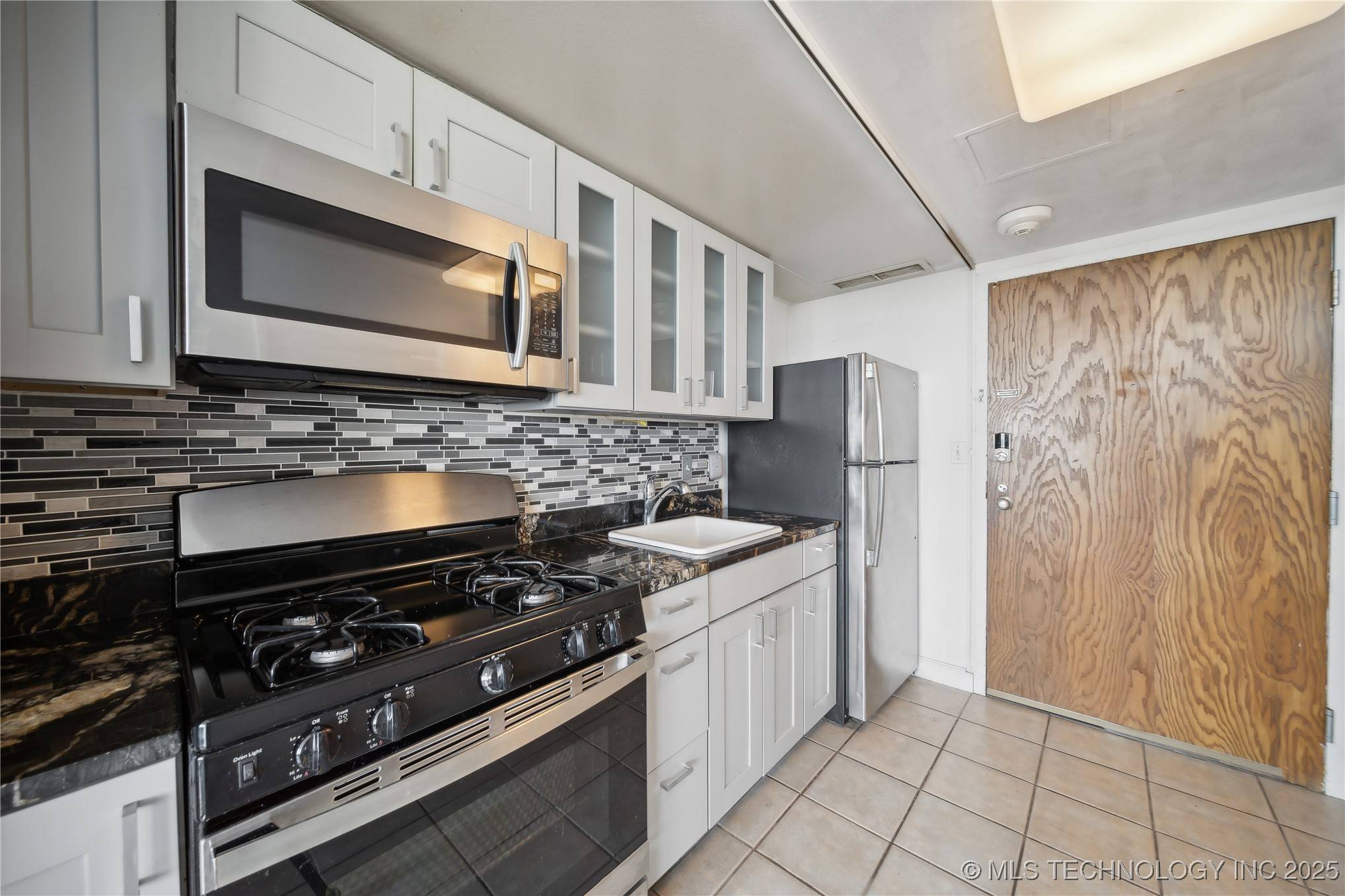 Tulsa, OK 74119,410 W 7th ST S #1621