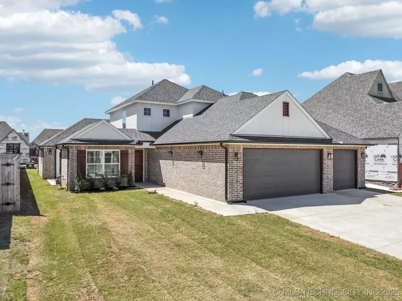 5916 E 127th ST S, Bixby, OK 74008