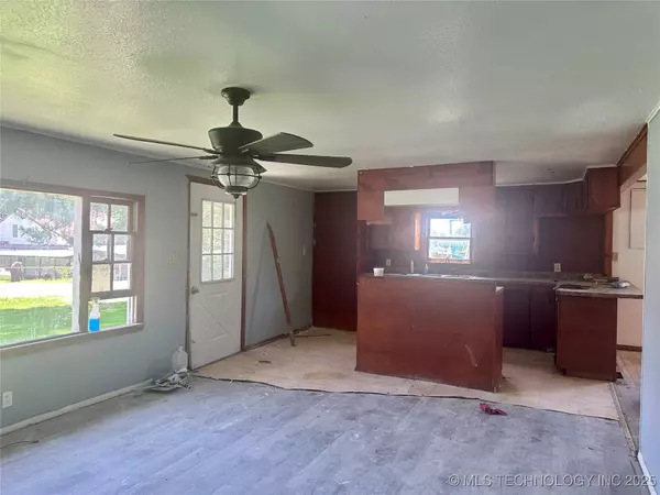 Kingston, OK 73439,5896 Kickapoo AVE