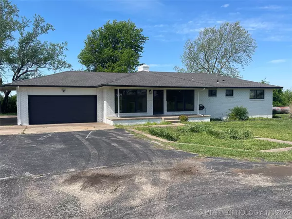 10460 Hectorville RD, Mounds, OK 74047