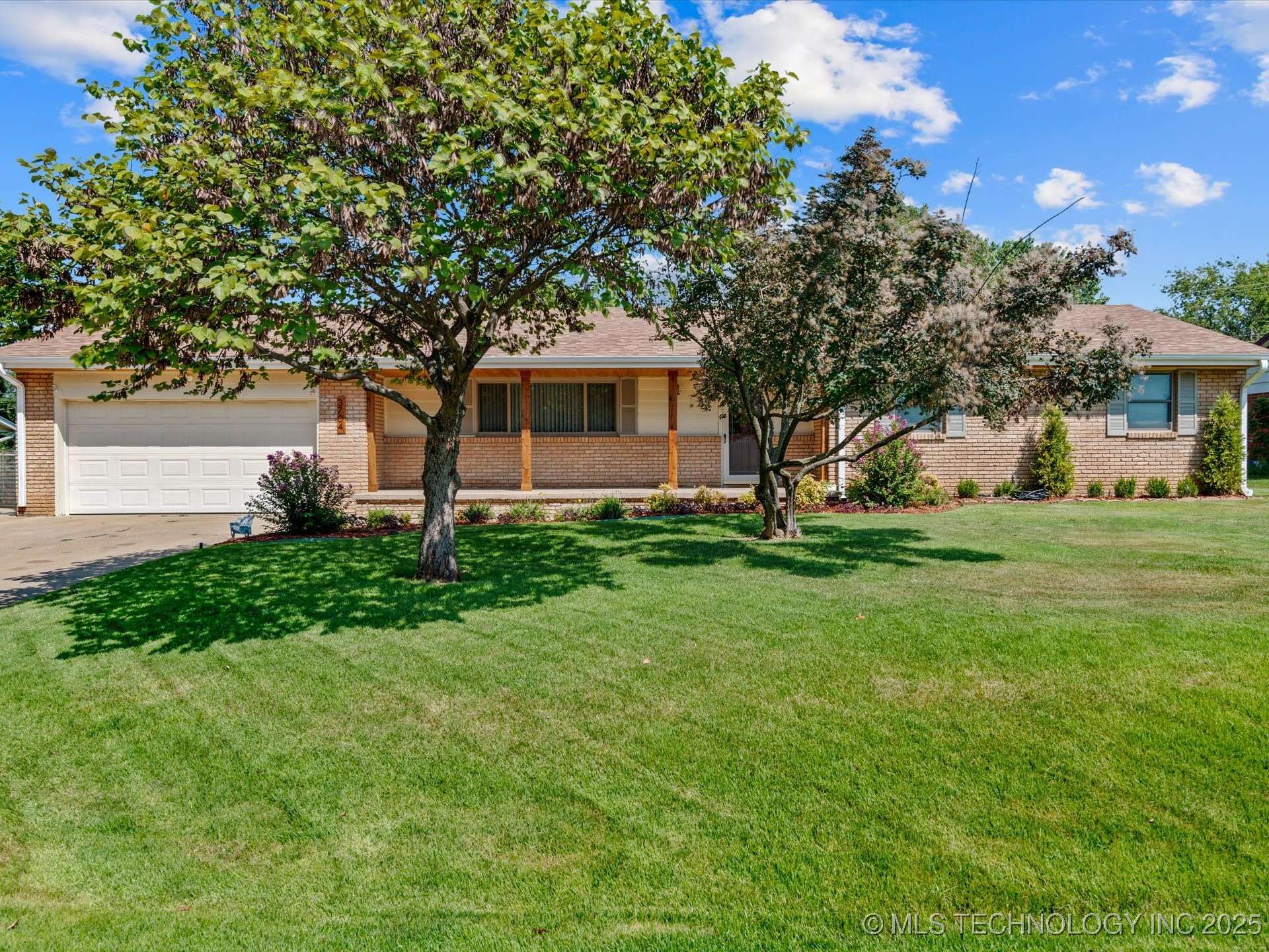 3704 SE Velma DR, Bartlesville, OK 74006