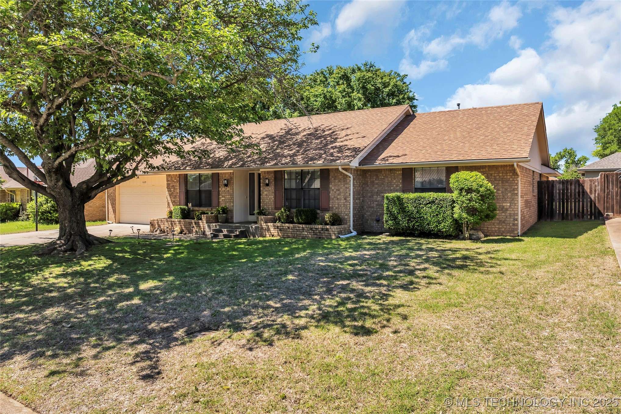 Ardmore, OK 73401,1609 Olive ST