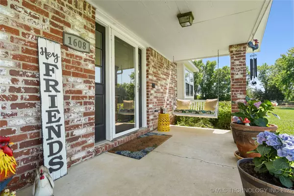 Fort Gibson, OK 74434,1608 Blue Stem RD