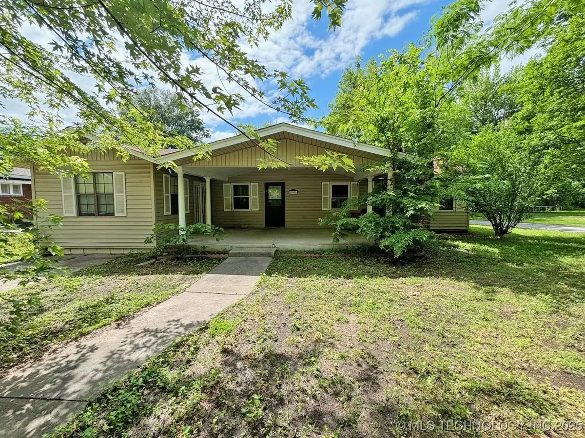 Stigler, OK 74462,303 NW 3rd ST