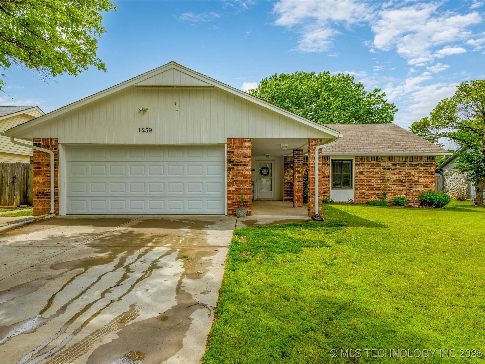 1239 East DR, Bartlesville, OK 74006