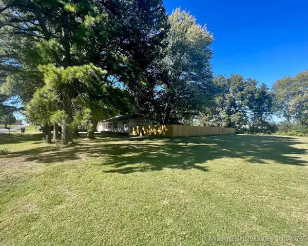 Warner, OK 74469,415 College RD