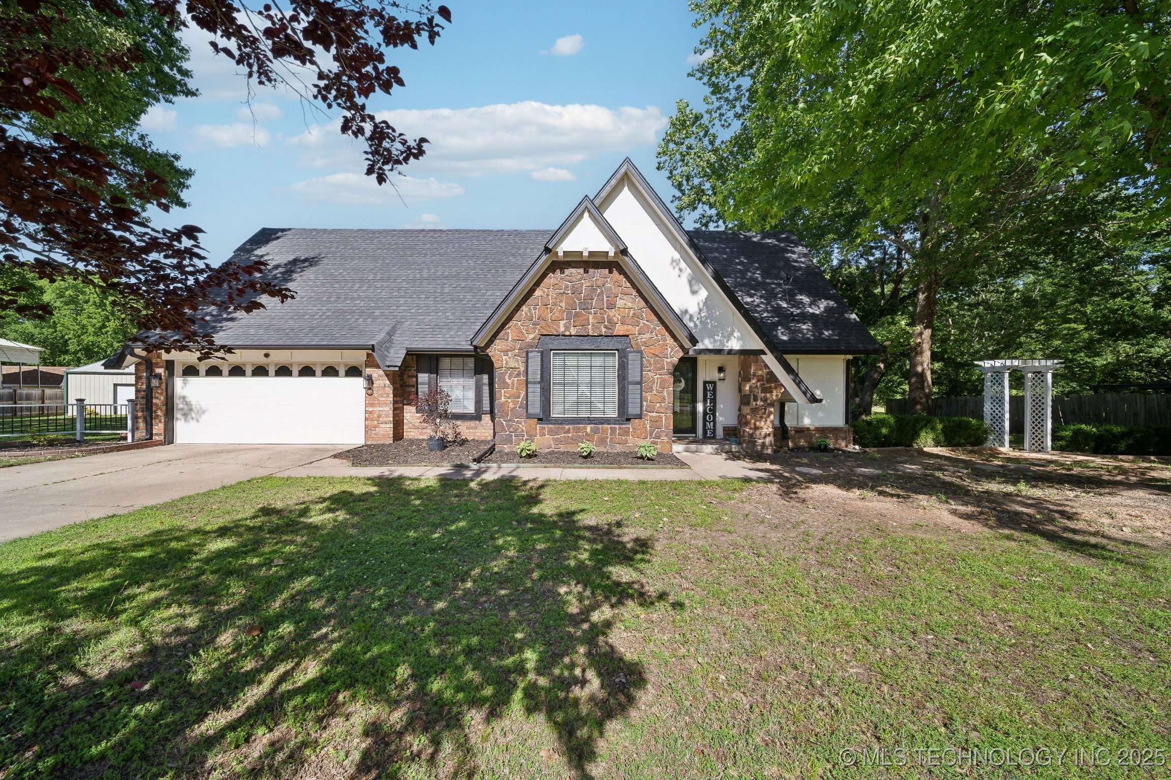 11731 S 272nd East AVE, Coweta, OK 74429