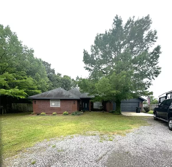 205 Ury, Caddo, OK 74729