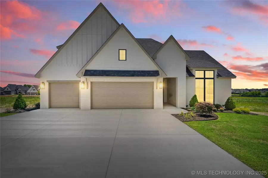 2338 E 134th CIR S, Bixby, OK 74008