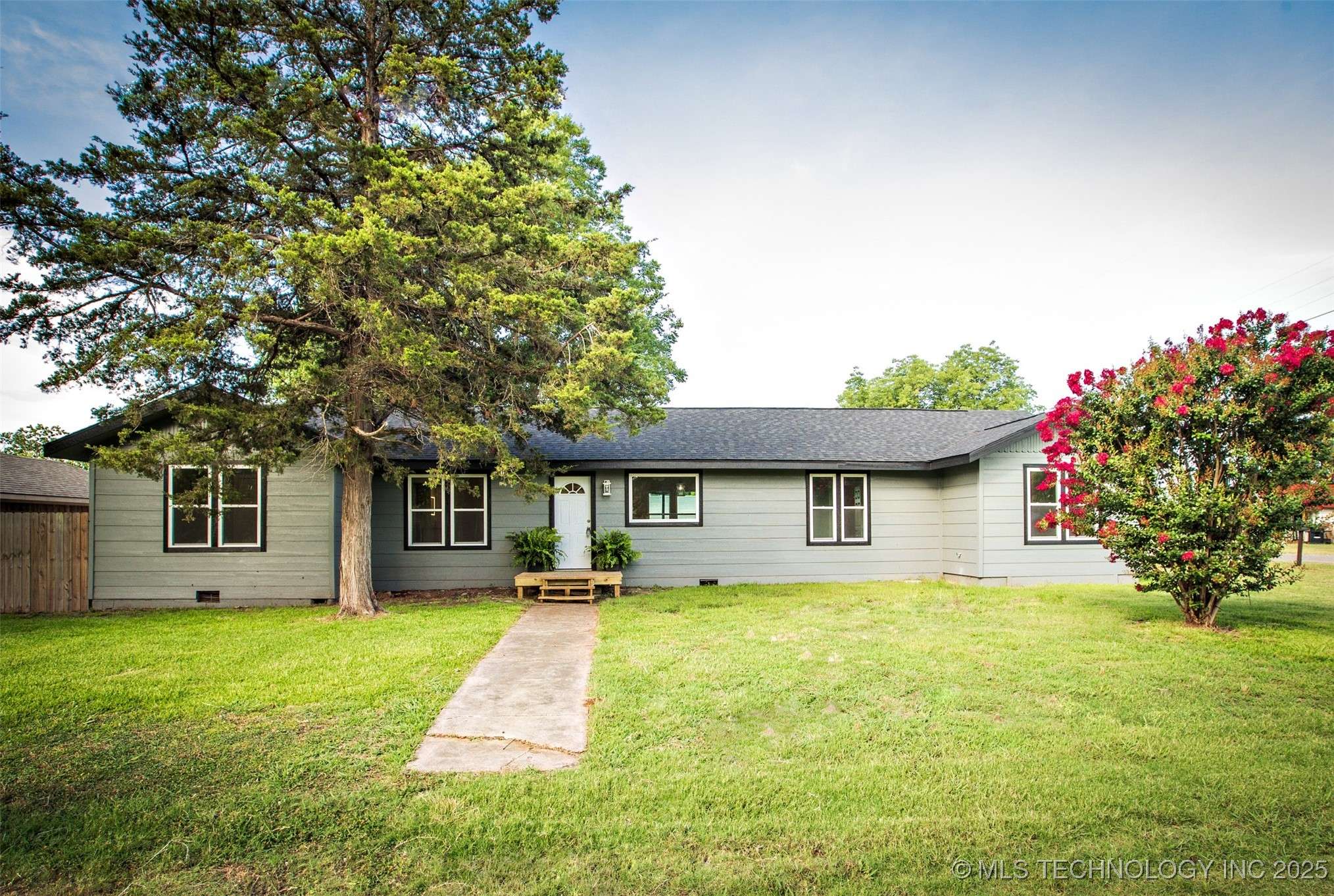 513 W Main ST, Calera, OK 74730