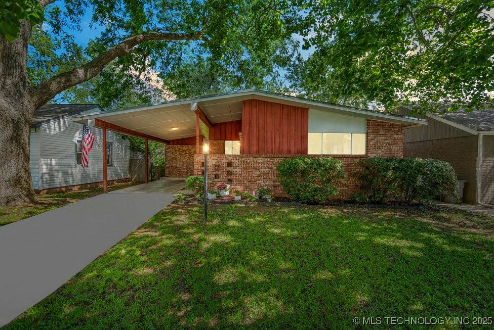 953 E 37th ST, Tulsa, OK 74105