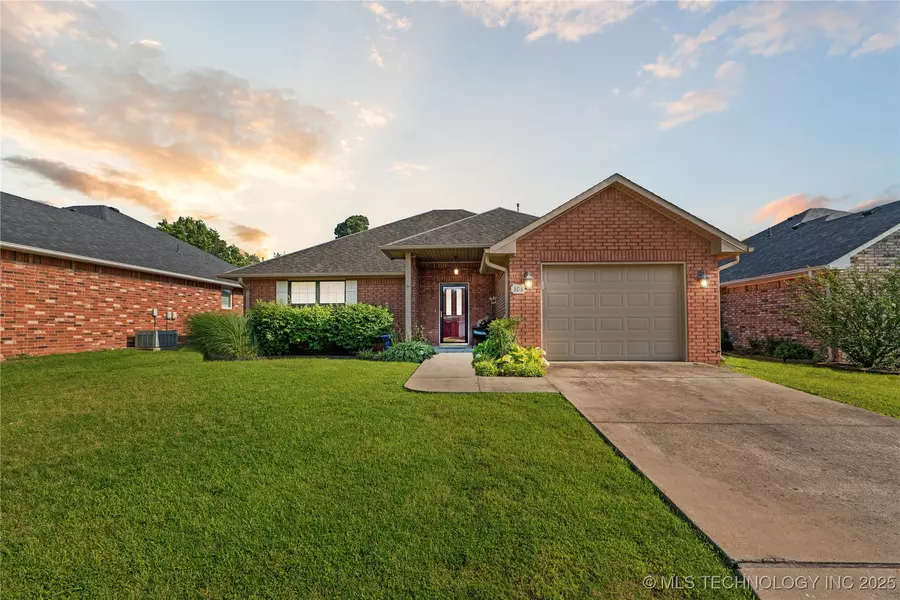 308 Savannah Park, Pryor, OK 74361