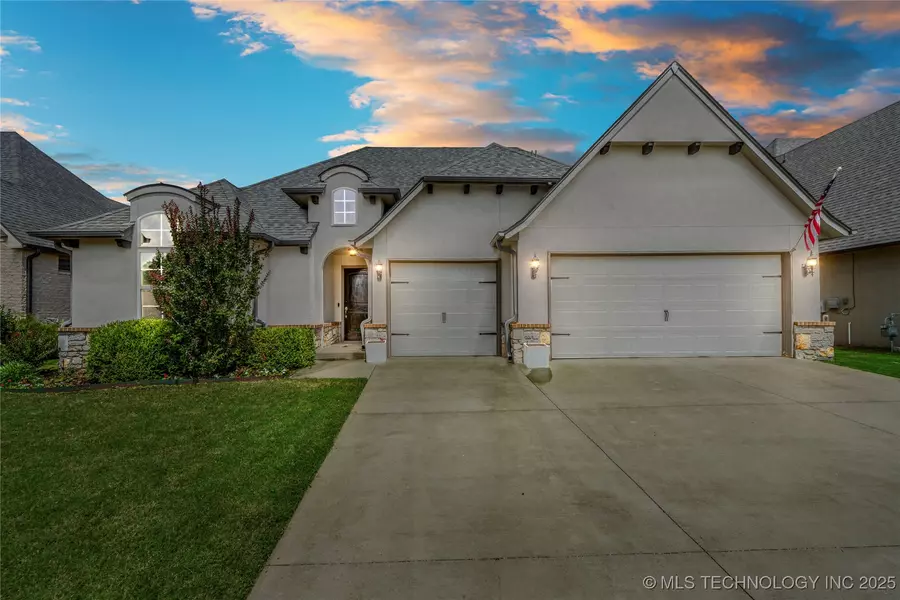 12913 S Ash ST, Jenks, OK 74037