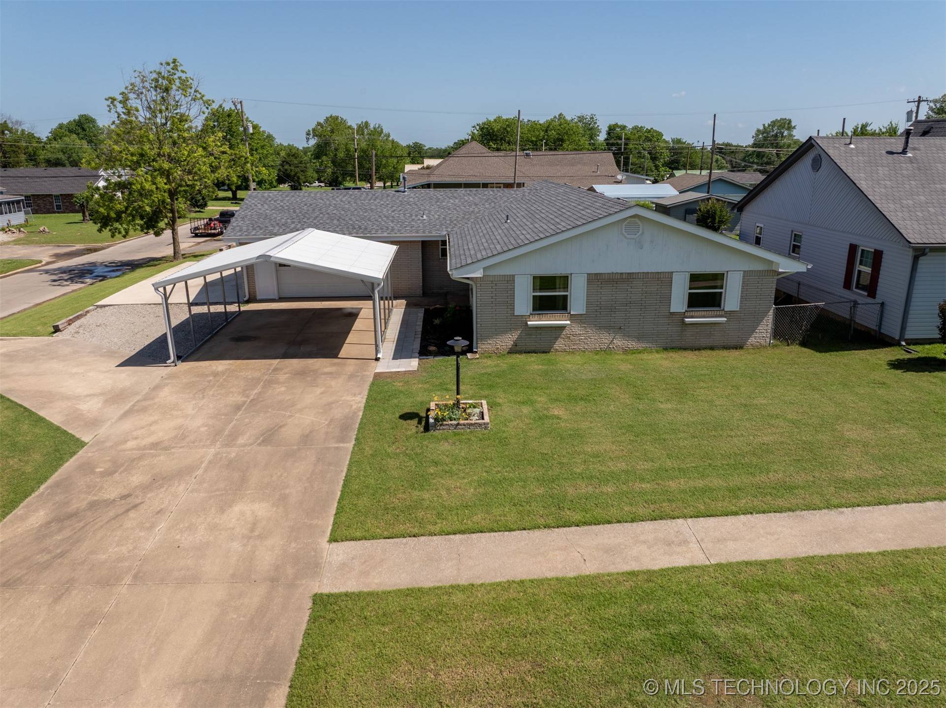 822 W Broadway, Okemah, OK 74859