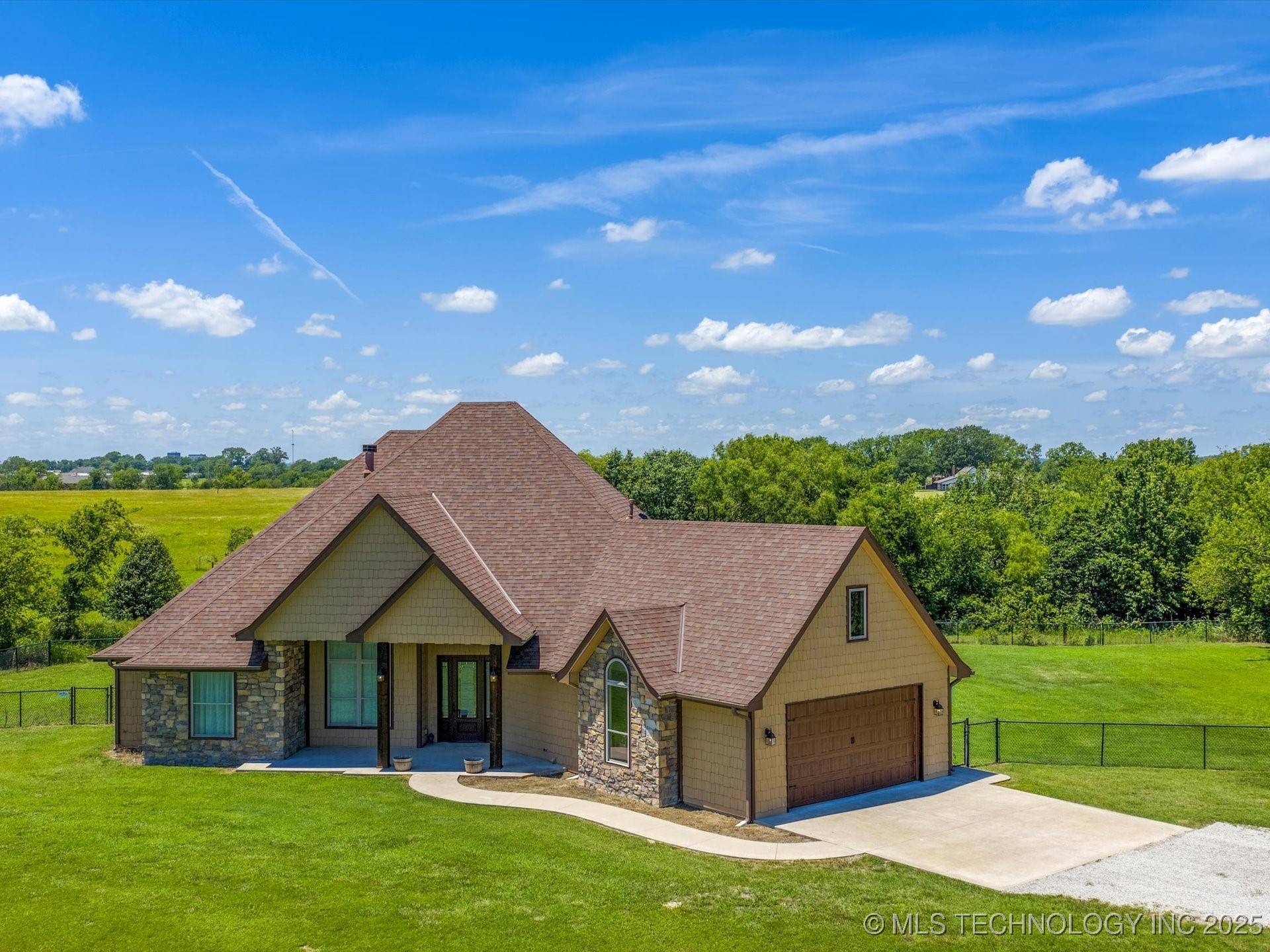 805 N Madison BLVD, Bartlesville, OK 74006