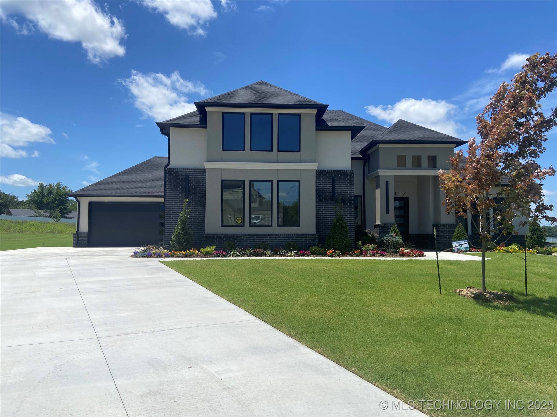 8117 E Elgin ST, Broken Arrow, OK 74014